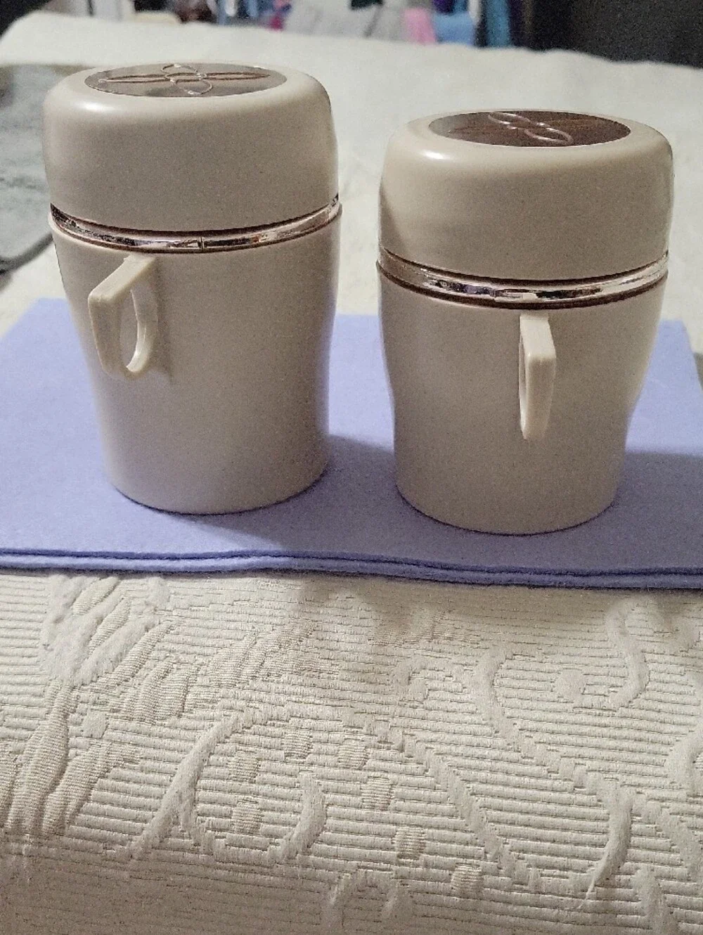Two Vtg.Insulated Cream Travel Mug with Handle - Stylish Thermal Cup